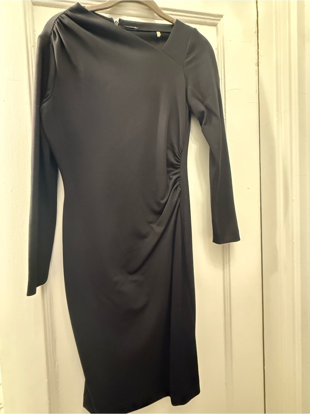Elie Tahari Black Long-Sleeve Ruched Sheath Dress